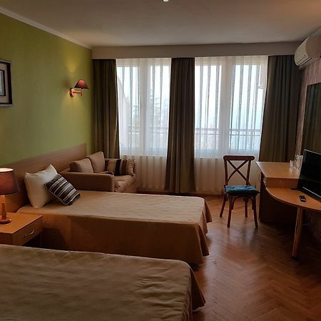 Magnolia Palace Golden Sands Bagian luar foto
